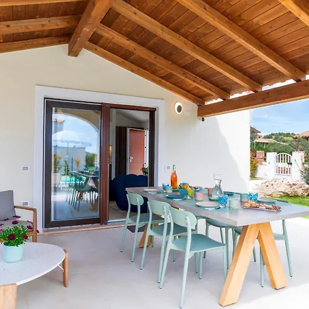 Casa Moros 6, Emma Villa