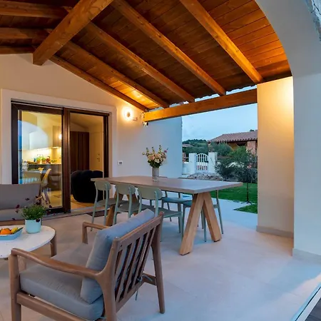 Casa Moros 6, Emma Villa Castiadas