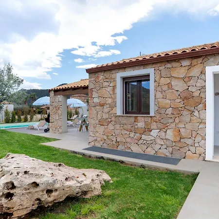 Casa Moros 6, Emma