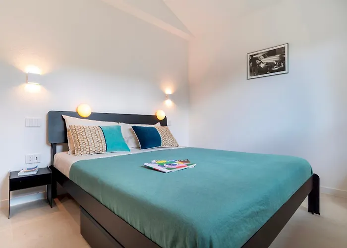 Casa Moros 6, Emma * Кастиадас